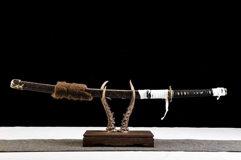 Geist des Yangti-Berges Dutong-Stil einsamer Wolf, handgefertigtes 41-Zoll-Samuraischwert aus differenziell gehärtetem T10-Stahl
Geist des Yangti-Berges, handgefertigtes 41-Zoll-Samuraischwert aus differenziell gehärtetem T10-Stahl