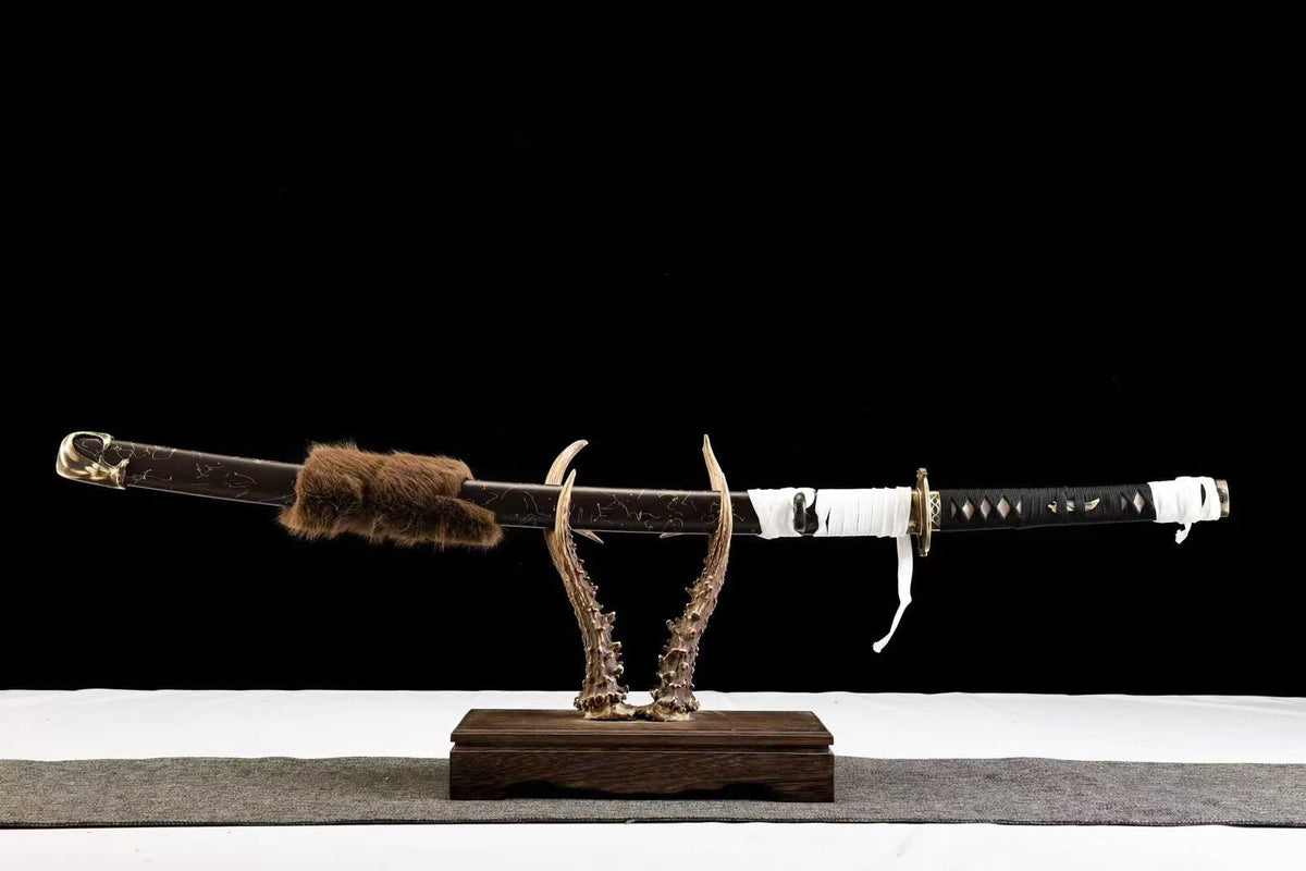 Geist des Yangti-Berges Dutong-Stil einsamer Wolf, handgefertigtes 41-Zoll-Samuraischwert aus differenziell gehärtetem T10-Stahl
Geist des Yangti-Berges, handgefertigtes 41-Zoll-Samuraischwert aus differenziell gehärtetem T10-Stahl