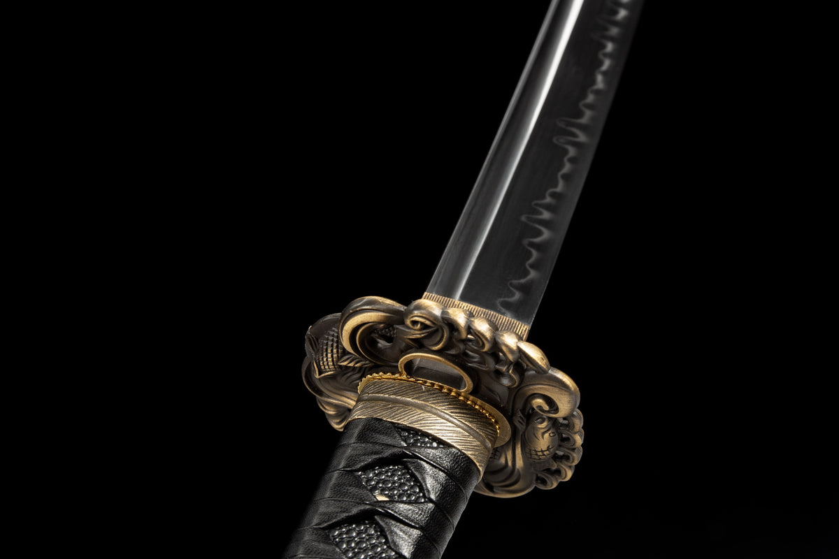Handgefertigtes Full-Tang-Wakizashi-Schwert, Damaststahl, lehmgehärtete Klinge, schwarz bedruckte Scheide – 31 Zoll, echtes Katana-Schwert