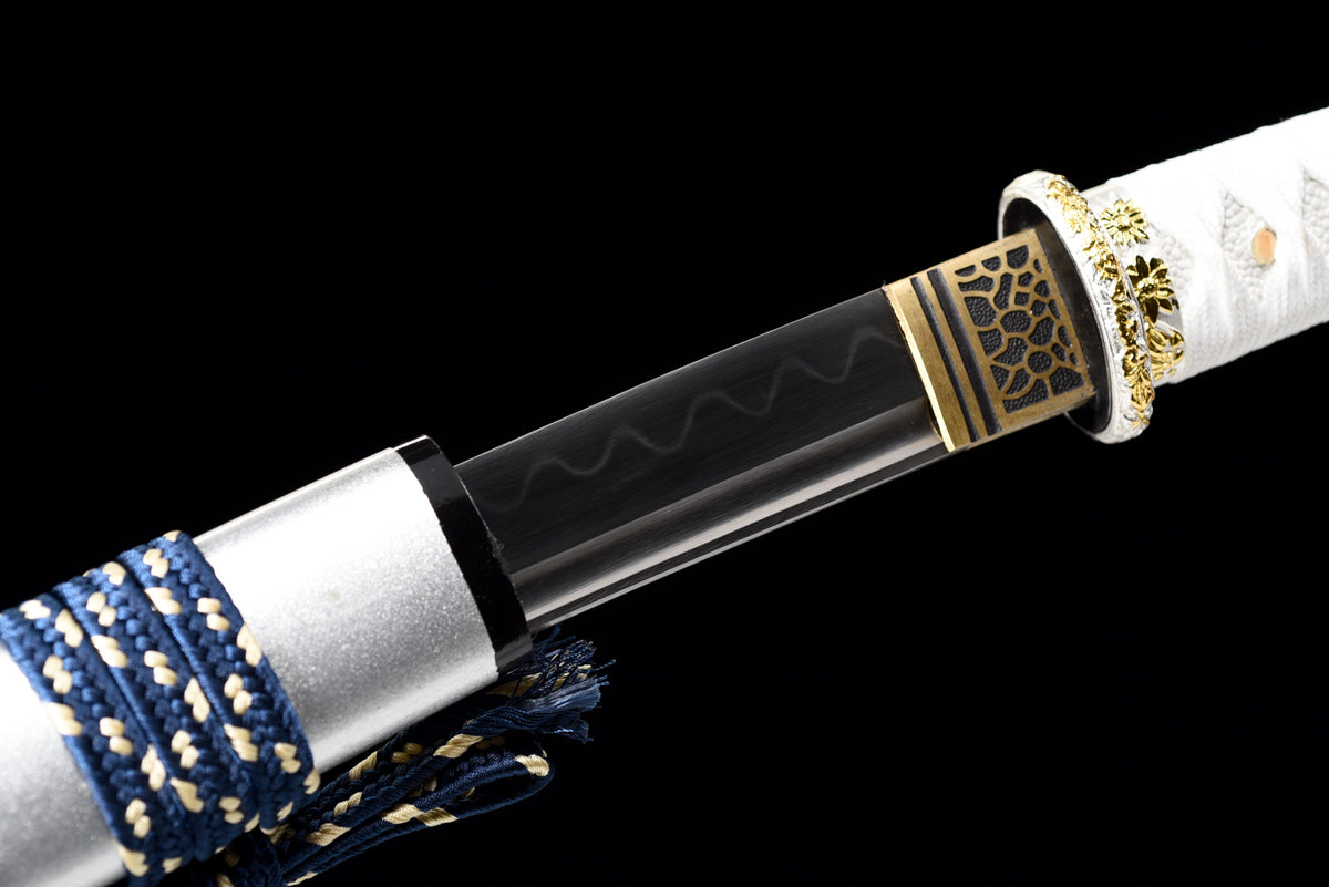 Handgefertigtes Full-Tang-Wakizashi-Schwert, Damaszener Stahl, lehmgehärtete Klinge, weiß bedruckte Scheide – 79 cm, echtes Katana-Schwert
