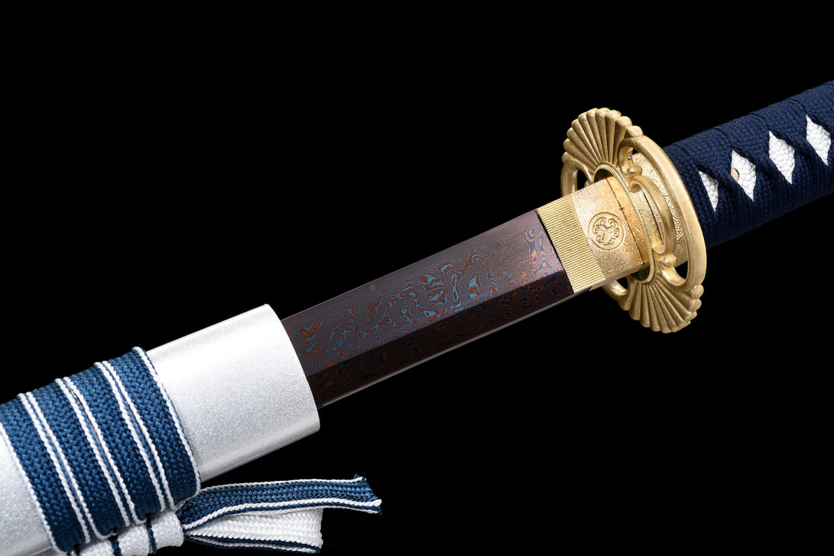 Handgefertigtes Ninjato-Schwert, roter Damaszener-Stahl, Full Tang, Schwertscheide mit weißem Aufdruck, Griff mit blauem Band umwickelt, weiße Rochenhaut – 104 cm, echtes Katana-Schwert