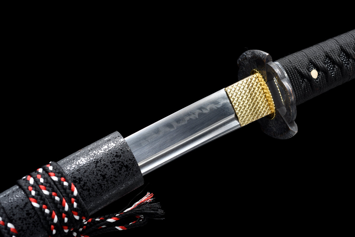 Handgefertigtes Full-Tang-Wakizashi-Schwert, T10-Stahl, lehmgehärtete Klinge, schwarze Scheide – 31 Zoll, echtes Katana-Schwert