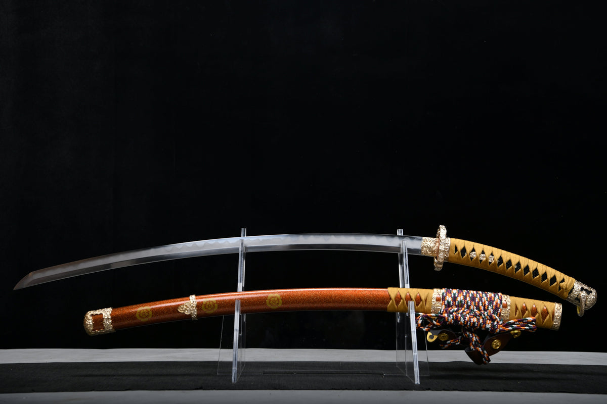 Handgefertigtes, 104 cm langes Kampfschwert aus gemustertem, geschmiedetem Stahl – Damast-Stil – Oda Nobunaga Schwert (umgekehrte Griffmontage) Tachi