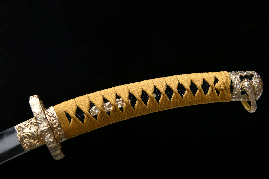 Handgefertigtes, 104 cm langes Kampfschwert aus gemustertem, geschmiedetem Stahl – Damast-Stil – Oda Nobunaga Schwert (umgekehrte Griffmontage) Tachi