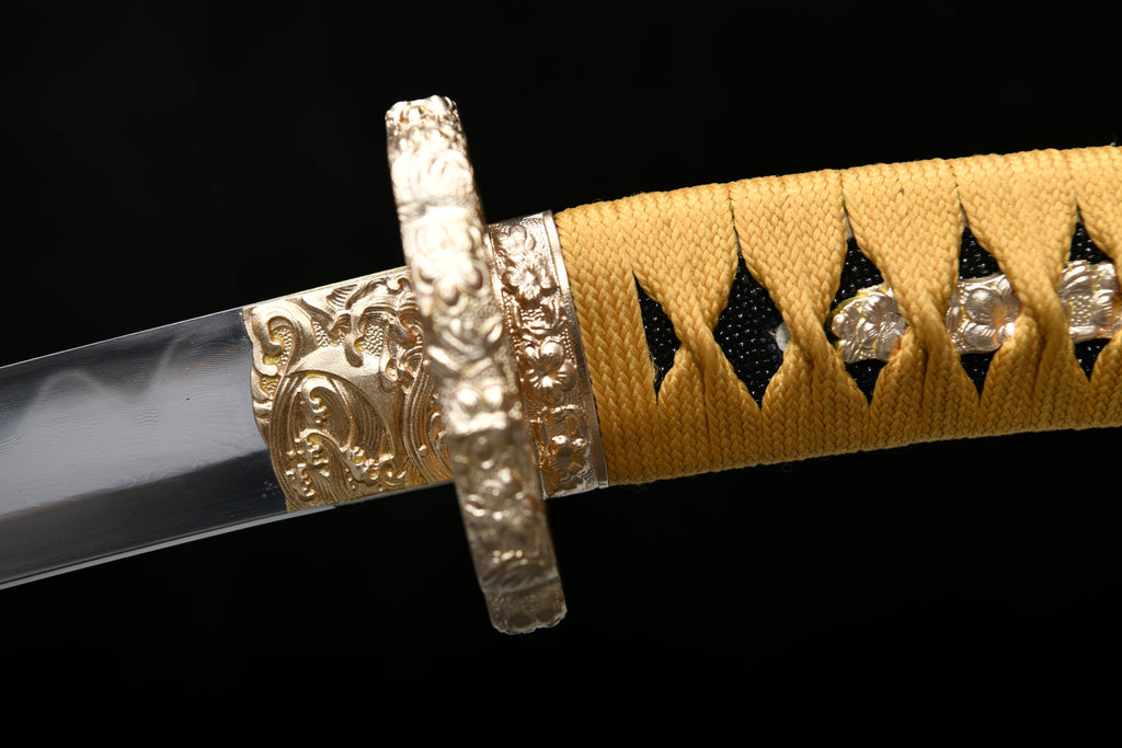 Handgefertigtes, 104 cm langes Kampfschwert aus gemustertem, geschmiedetem Stahl – Damast-Stil – Oda Nobunaga Schwert (umgekehrte Griffmontage) Tachi