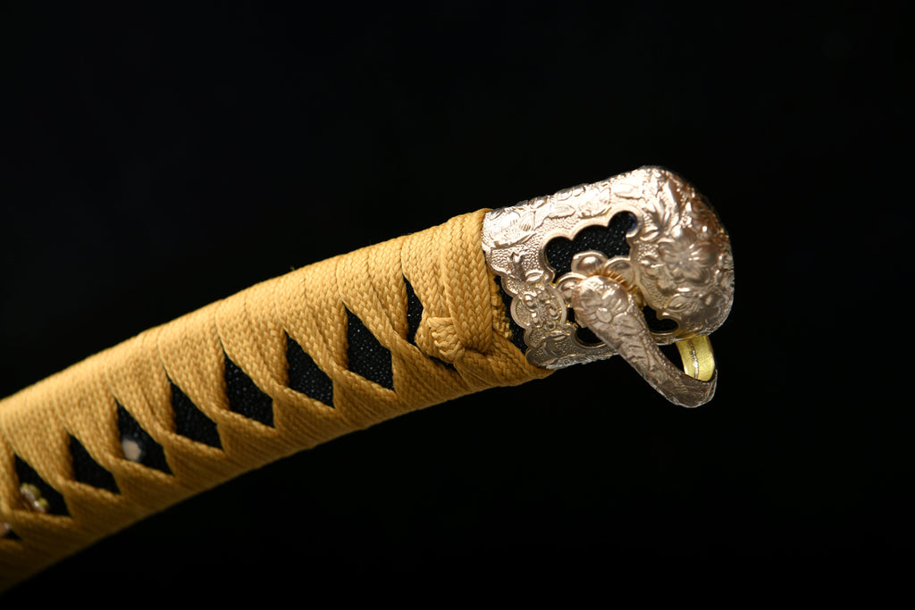 Handgefertigtes, 104 cm langes Kampfschwert aus gemustertem, geschmiedetem Stahl – Damast-Stil – Oda Nobunaga Schwert (umgekehrte Griffmontage) Tachi