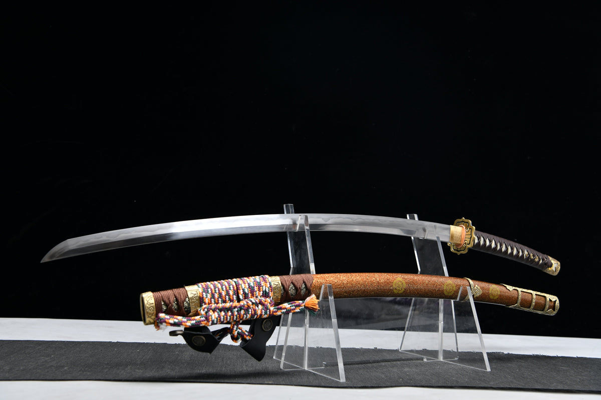 Handgefertigtes, 104 cm langes, dreiteiliges Tachi-Samuraischwert aus geschmiedetem Stahl – Oda Nobunaga Tachi (Deluxe Edition)