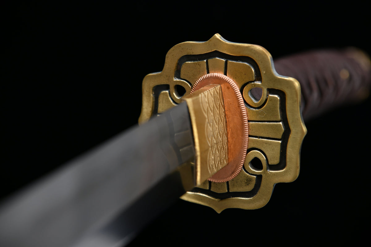 Handgefertigtes, 104 cm langes, dreiteiliges Tachi-Samuraischwert aus geschmiedetem Stahl – Oda Nobunaga Tachi (Deluxe Edition)